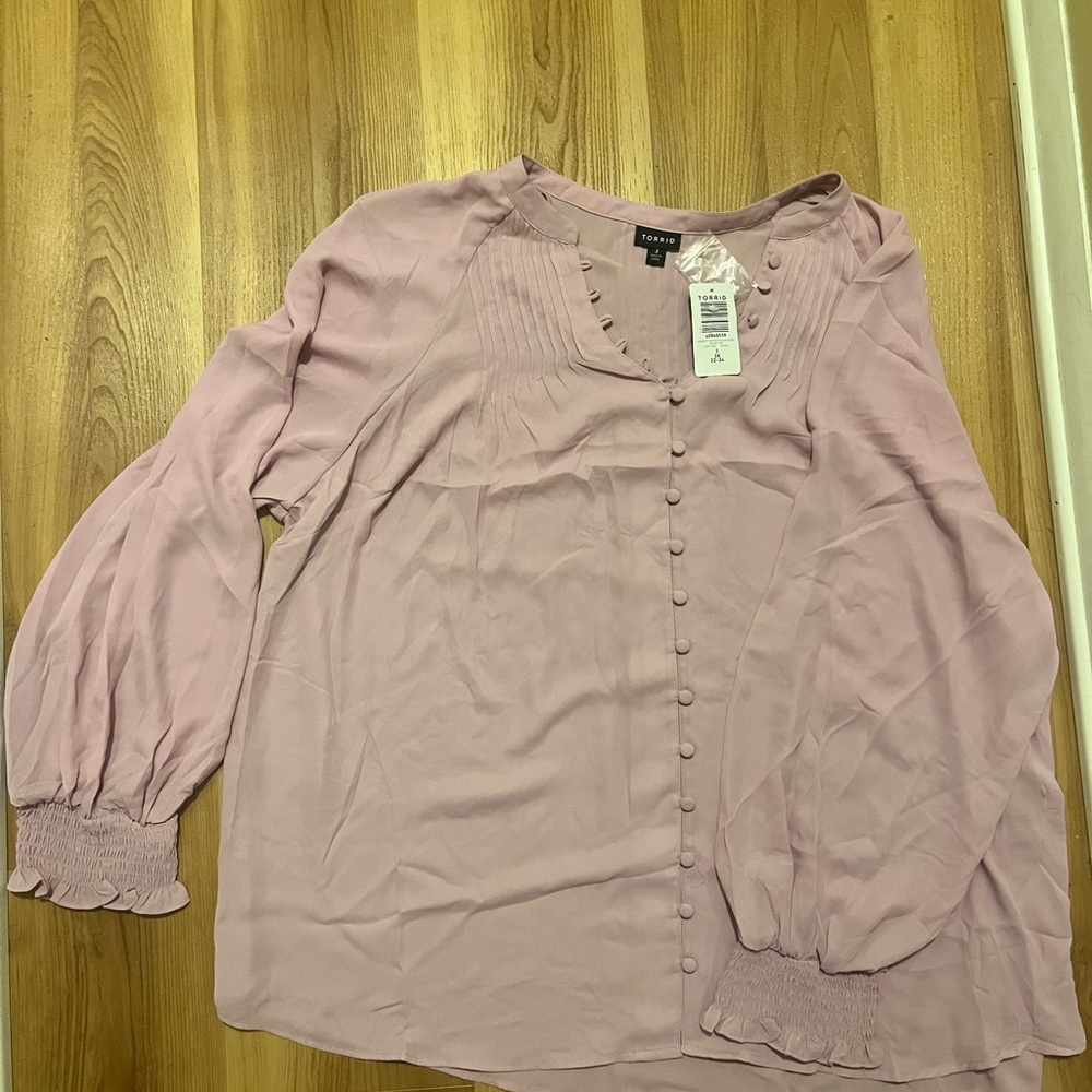 New with tags Torrid 22/24 blouse